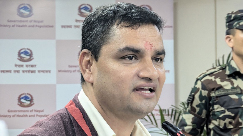 आवासीय चिकित्सकलाई तोकिएको सुविधा दिन मन्त्री पौडेलको निर्देशन