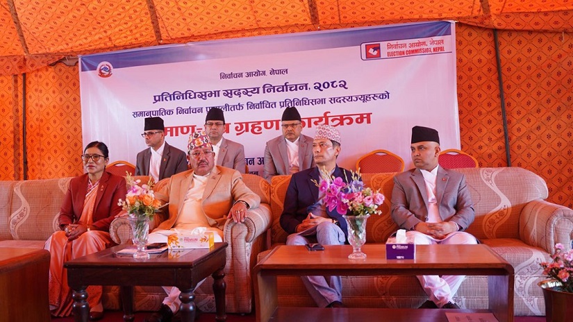 समानुपातिकतर्फबाट निर्वाचित ११० सांसदलाई प्रमाणपत्र वितरण