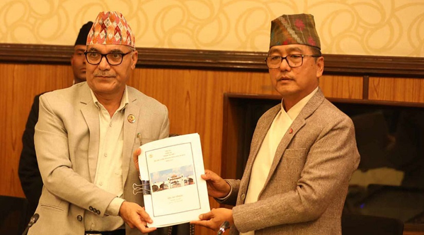 छानबिन उपसमितिले बुझायो समितिलाई ३८ पृष्ठको प्रतिवेदन