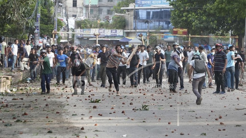 बंगलादेशमा विद्यार्थी आन्दोलन चर्किदै, अत्यावश्यक काममा बाहेक बाहिर ननिस्कन दूतावासको आग्रह