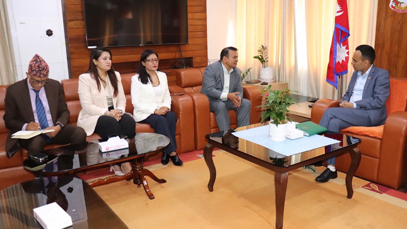 बाढीपीडितको पुनःस्थापना र पुनर्निर्माणका लागि सरकारले सबै निकायसँग सहकार्य गरिरहेको छ : सञ्चारमन्त्री