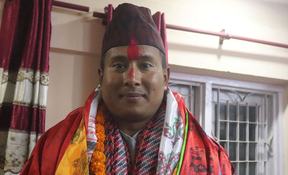 मन्त्री बज्राचार्यले लिए पद तथा गोपनीयताको सपथ