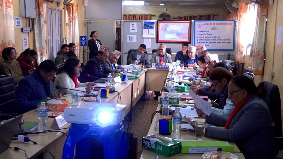 स्वास्थ्य क्षेत्रमा भएको व्यापारीकरण हेर्न सरकारी अस्पताल गए पुग्छ : सांसद अधिकारी