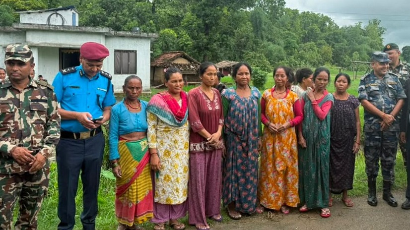 निकुञ्जभित्र च्याउ टिप्न गएका महिलाहरु परिवारको सम्पर्कमा