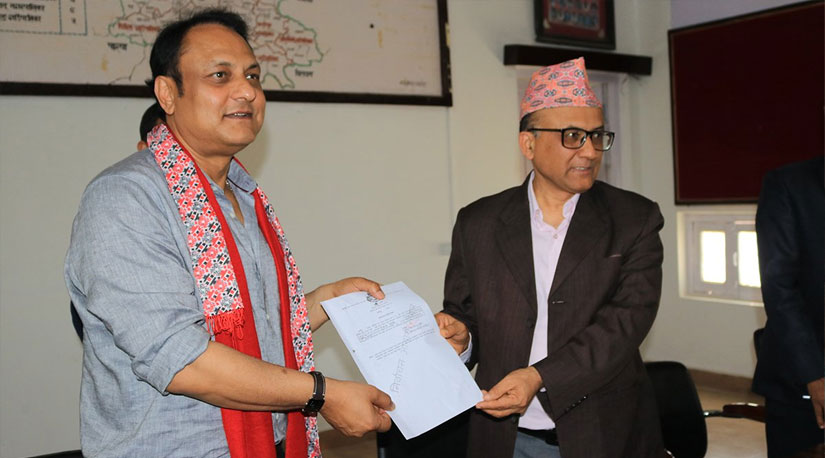 तनहुँ-१ मा एमालेका सर्वेन्‍द्र खनालको उम्मेदवारी दर्ता