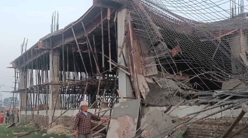 ठेकेदारको लापरवाहीले सेजको प्रदर्शनी भवनको ढलान खस्यो
