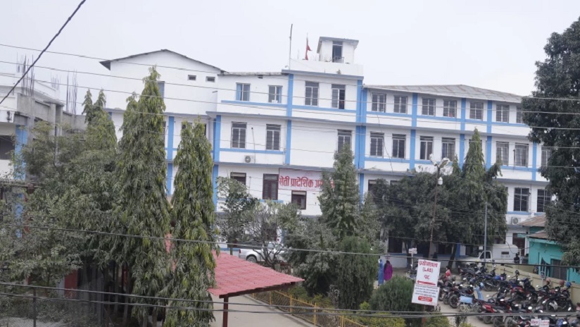 ड्युटी छाडेर निजी क्लिनिक धाउने चिकित्सकलाई कारबाही