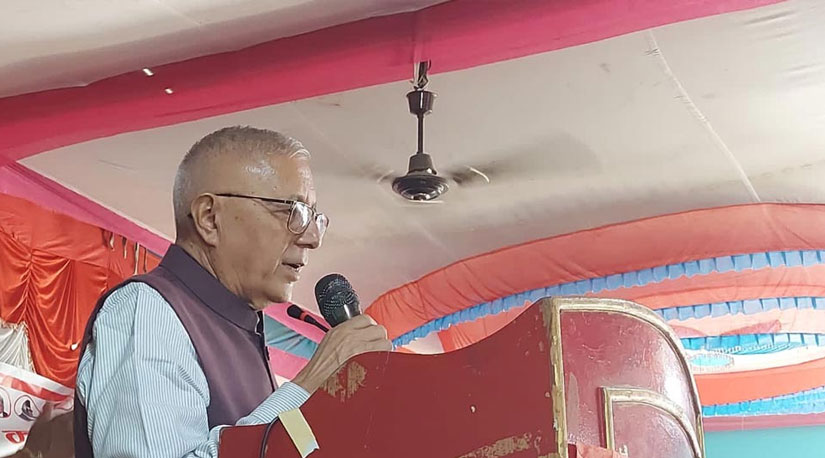 गणतन्त्रलाई राजनीतिक दलबाटै खतरामा छ : डा. कोइराला
