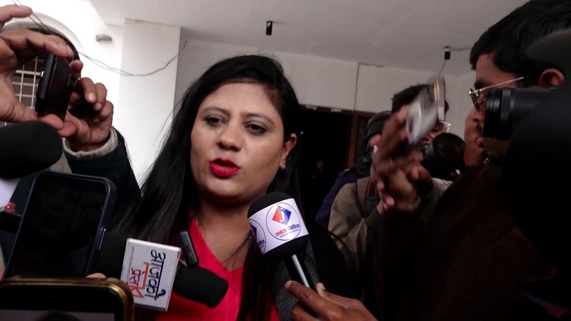 महेश बस्नेतविरुद्ध शोभा पाठकले दिइन् प्रहरीमा निवेदन