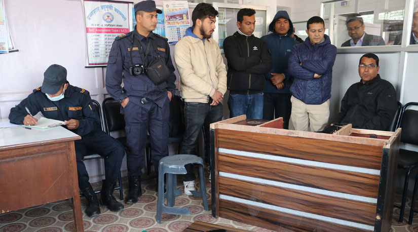 क्याम्पस प्रमुखमाथि अखिल क्रान्तिकारीको आक्रमण