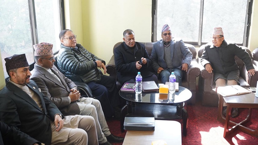 निर्वाचनको वातावरण बनाउन सरकार दलीय संवादमा