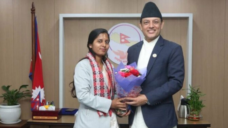 उपसभामुख ठाकुरले गरिन् पदभार ग्रहण