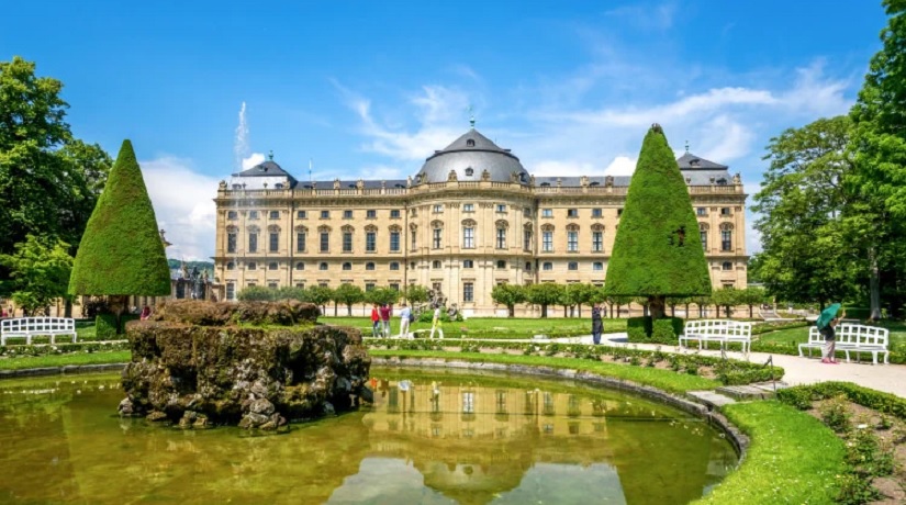 मैले देखेको अठासीऔं विश्व सम्पदा : भुर्च्जवुर्गको रेसिडेन्च्ज स्क्वायर