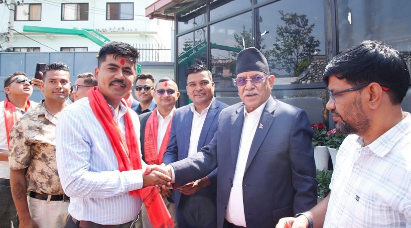 प्रतिक्रियावादी र प्रतिगमनकारीविरुद्ध सशक्त ढंगले उभिन वाईसीएललाई प्रचण्डको निर्देशन